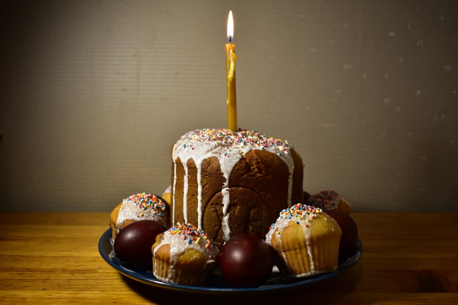 Nikon D3400 sample photo. Candle, easter cake, darkness photography