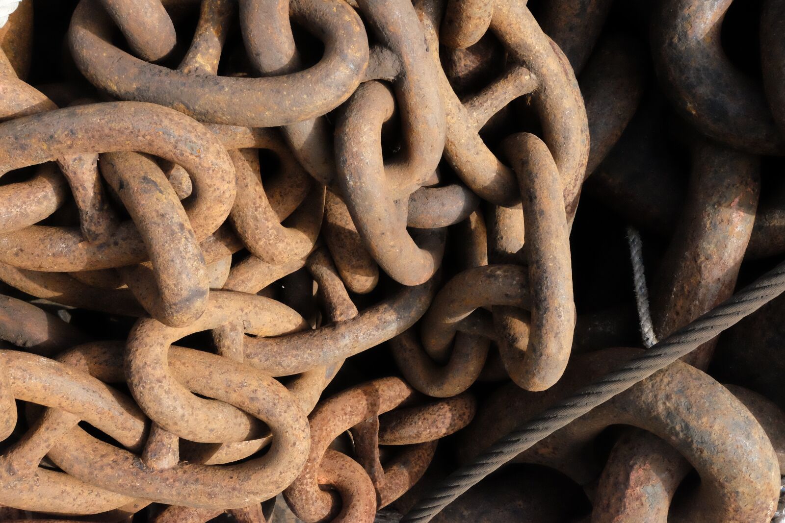 Fujifilm X-T10 + Fujifilm XF 27mm F2.8 sample photo. Sea, chain, port photography