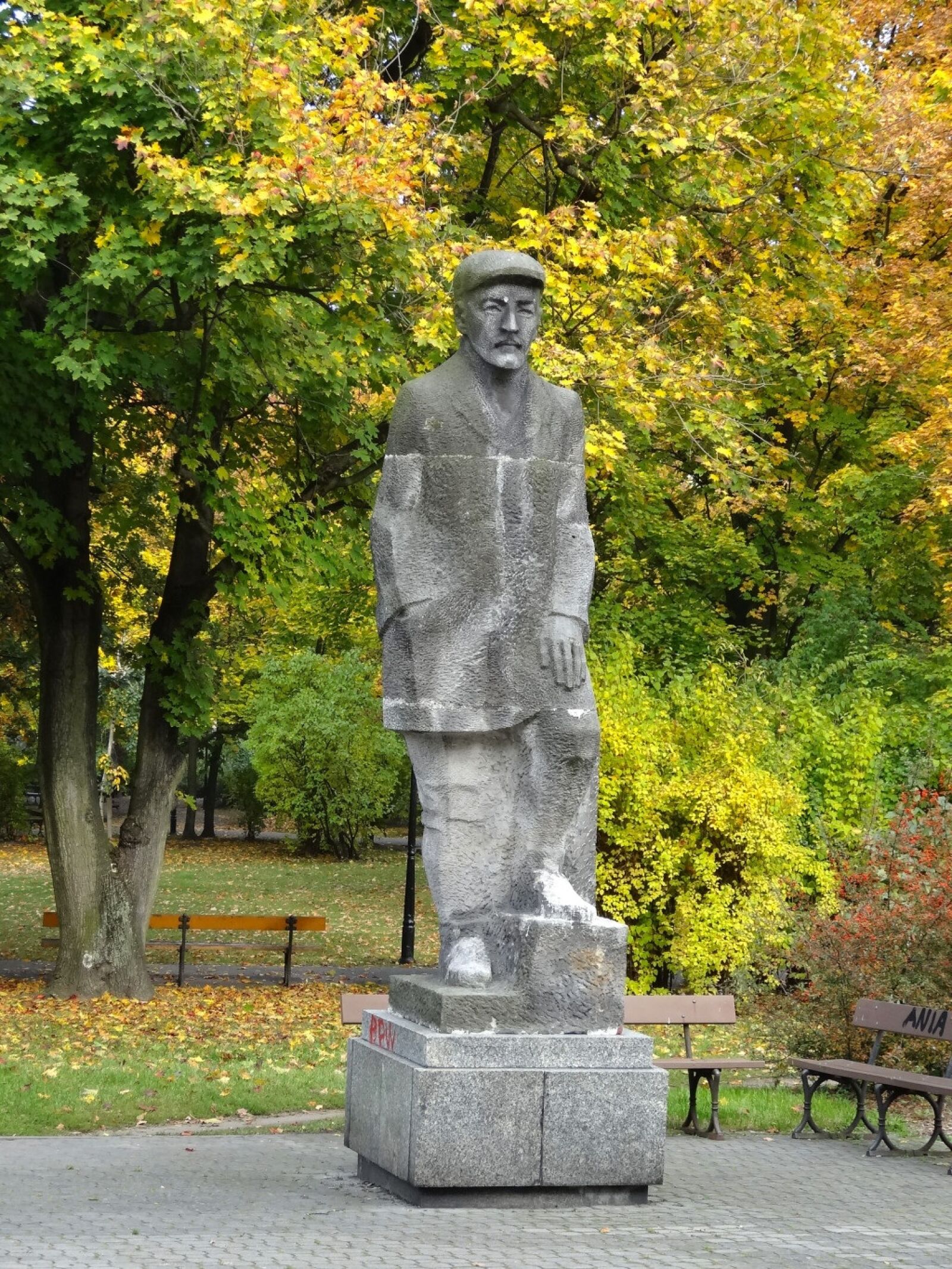 Sony Cyber-shot DSC-HX20V sample photo. Mieczyslaw karlowicz, monument, statue photography
