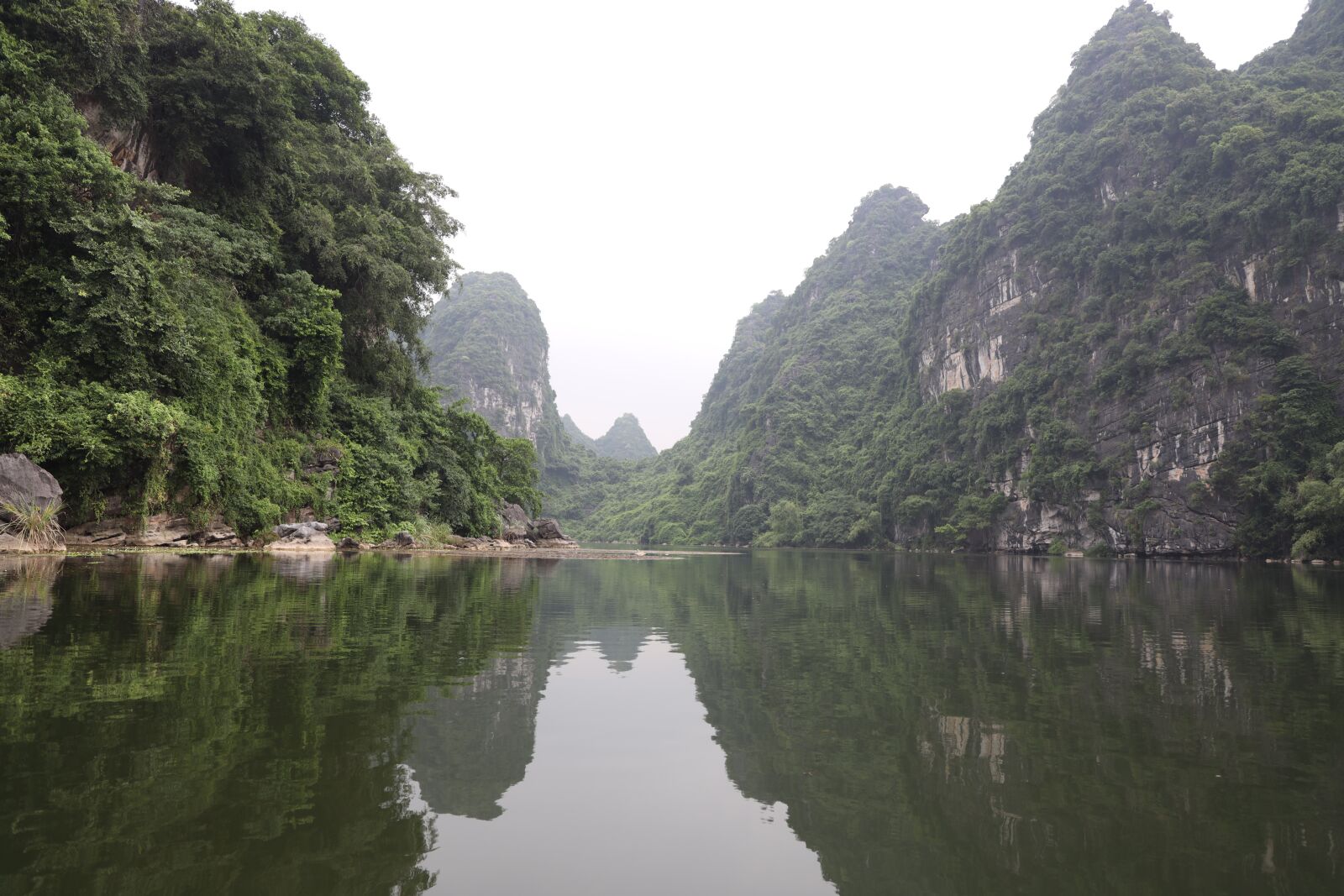 Canon RF 24-105mm F4L IS USM sample photo. Mountain, lake, cloudy photography