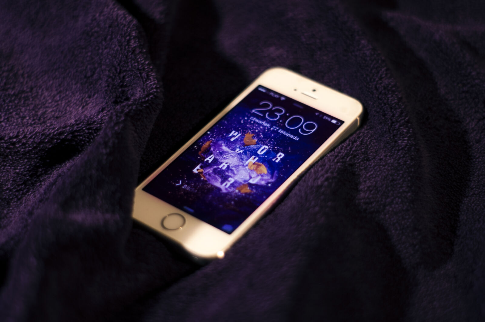 KONICA MINOLTA DYNAX 7D sample photo. Iphone, night, wallpaper photography