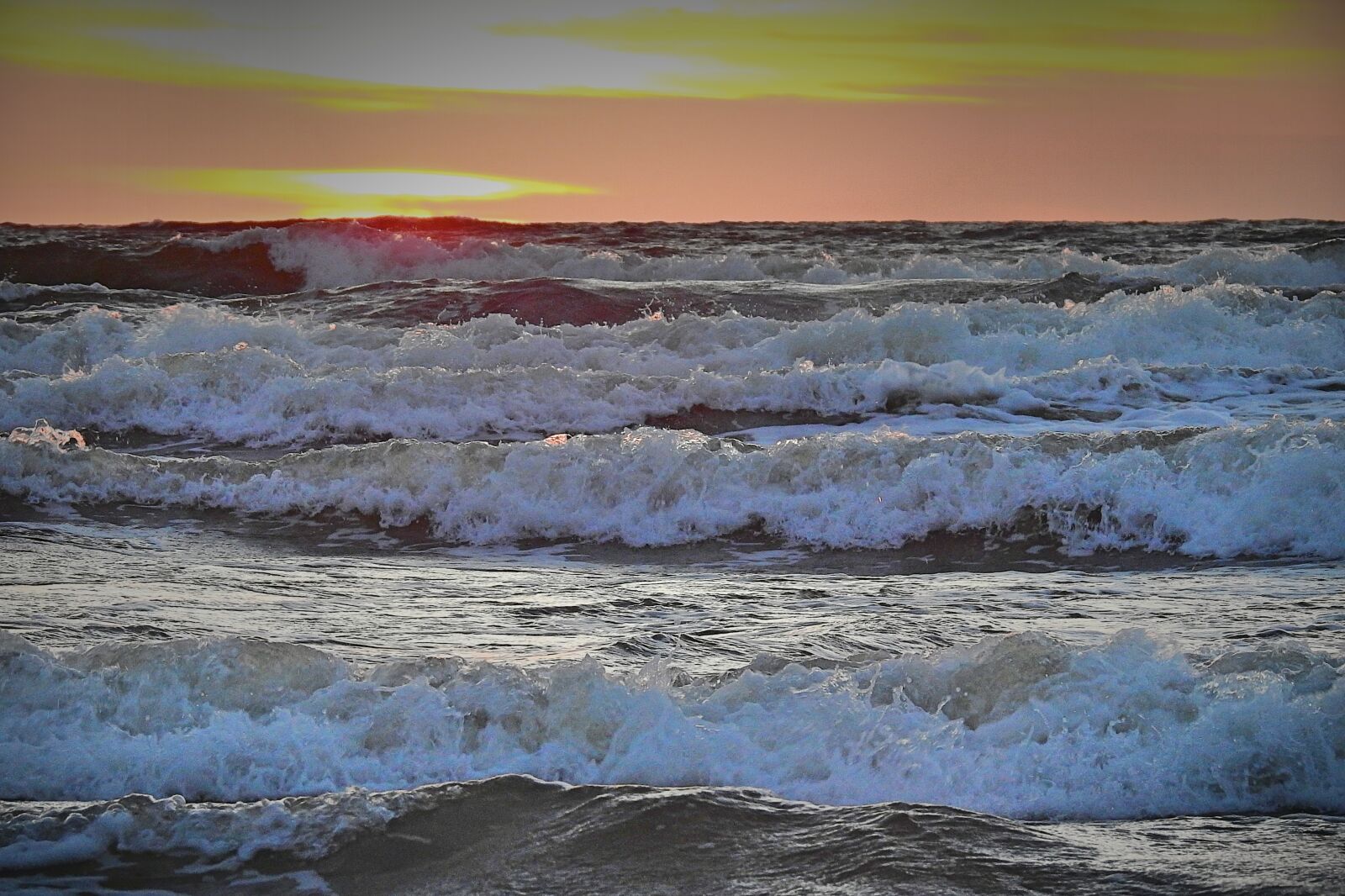 Nikon Coolpix P900 sample photo. Sea, the waves, landscape photography