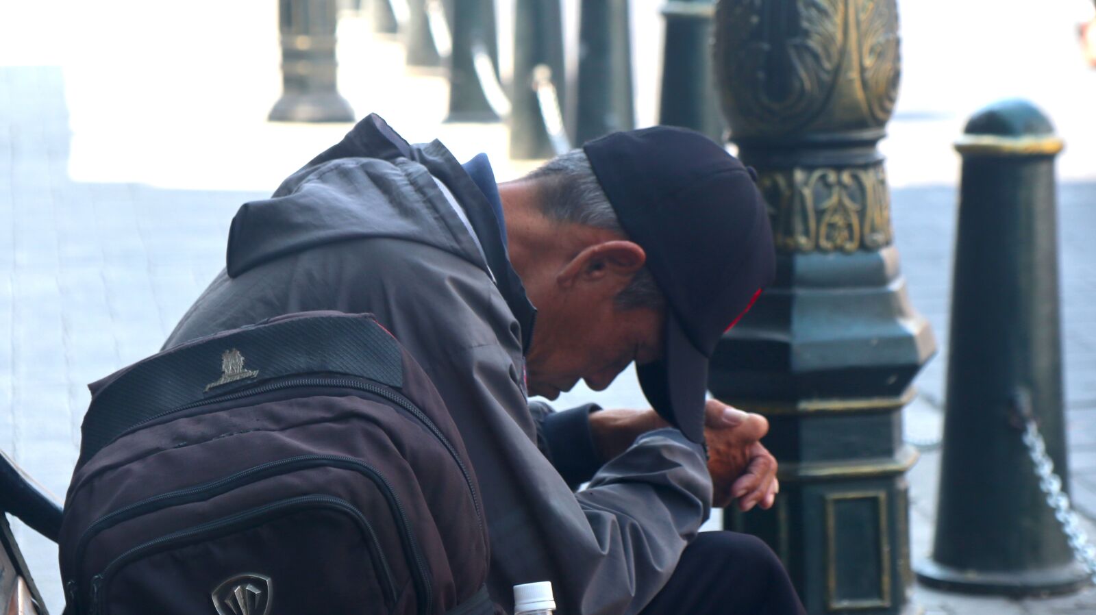 Canon EOS M6 sample photo. Stress, homeless, sad photography