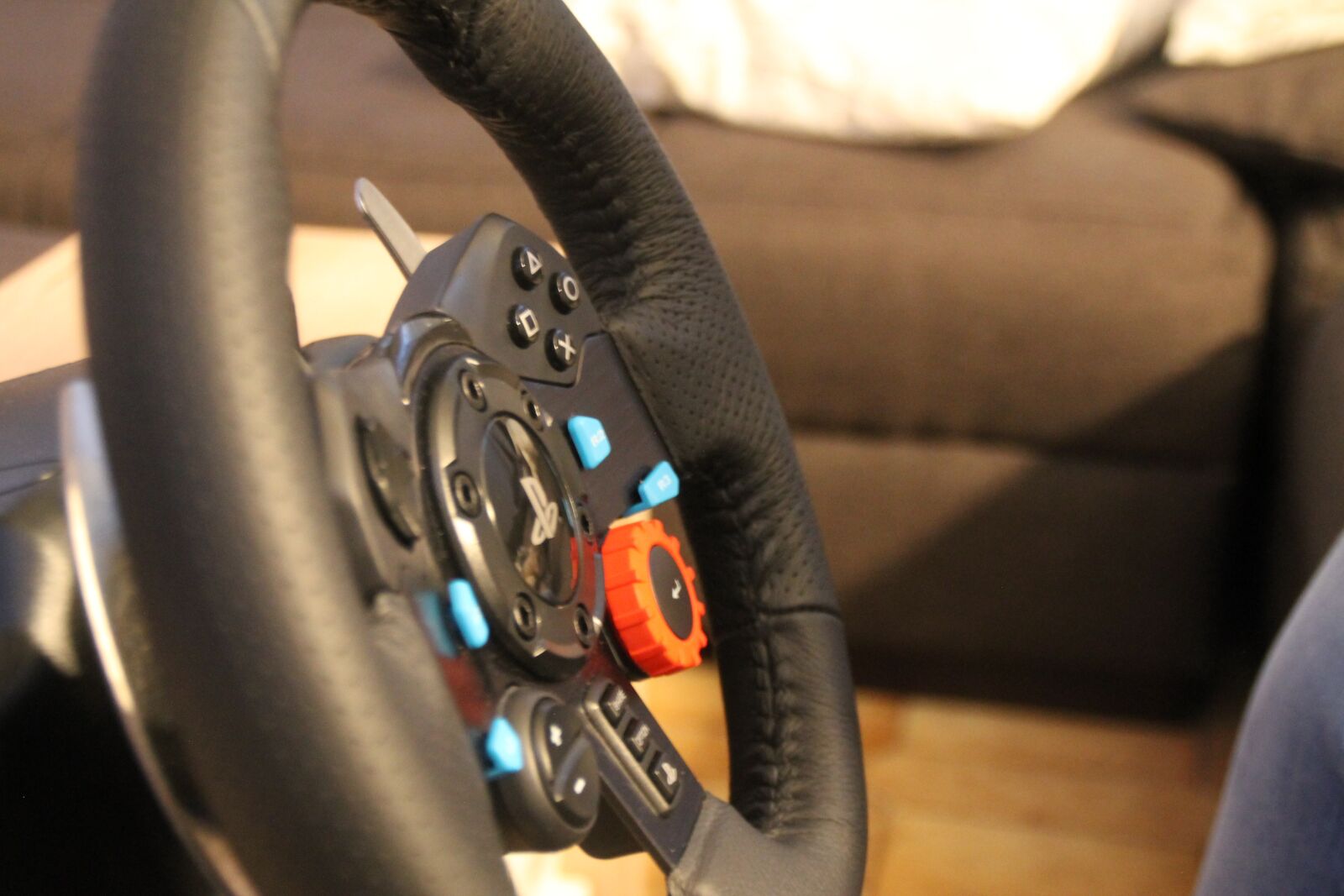 Canon EOS 1100D (EOS Rebel T3 / EOS Kiss X50) sample photo. Steering wheel, game, car photography