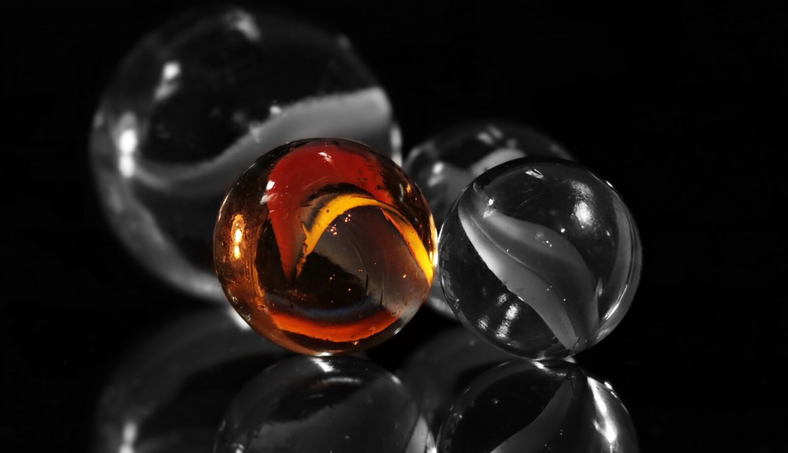 Canon EOS 80D sample photo. Marbles, glaskugeln, glass marbles photography