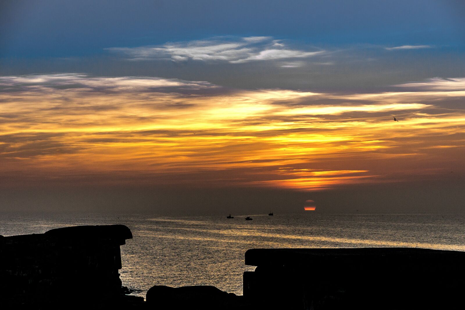 Sony Vario-Tessar T* E 16-70mm F4 ZA OSS sample photo. Sunrise, denmark, clouds photography