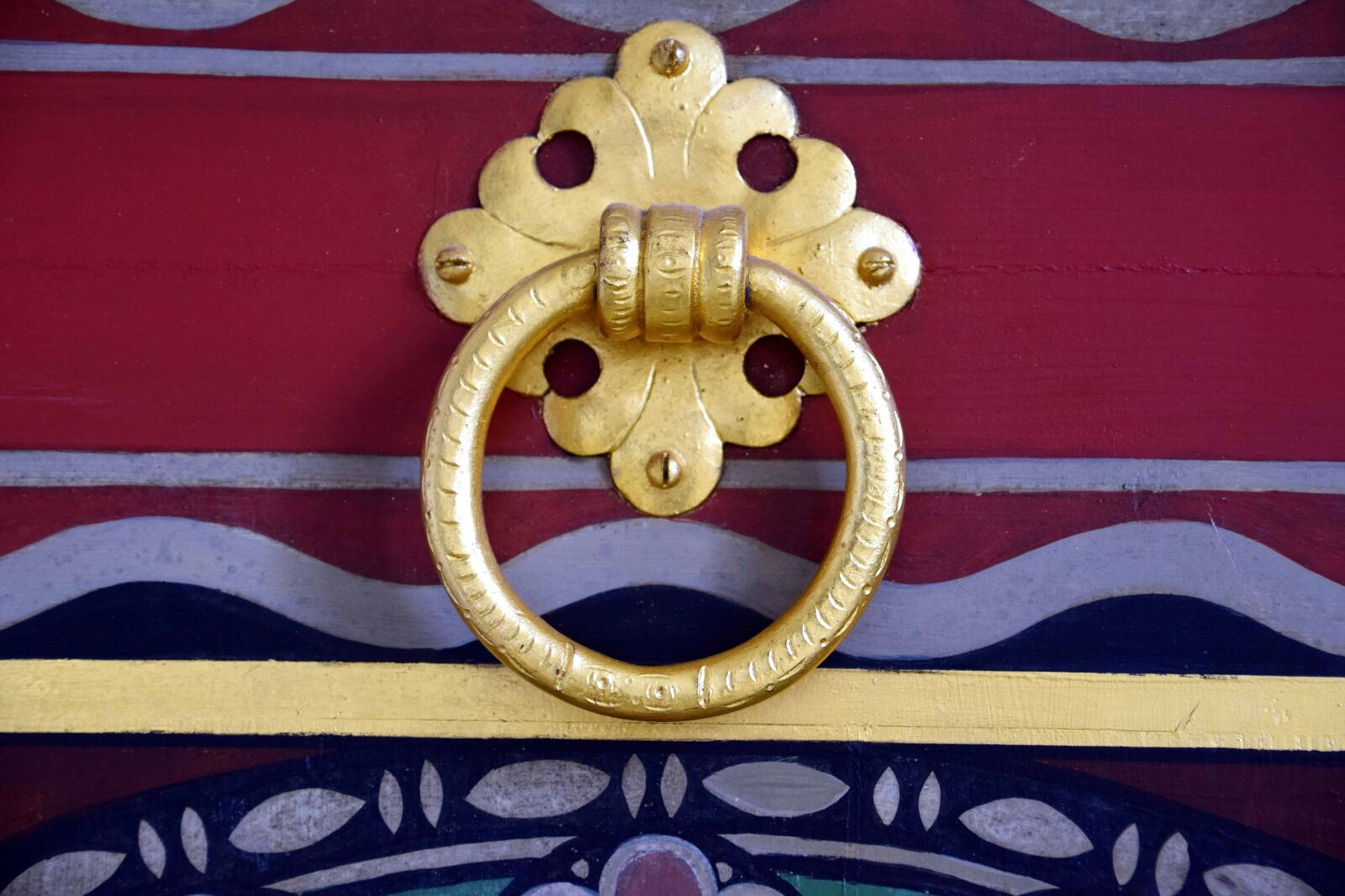 Nikon D3300 sample photo. Old, metal, ring, gold photography
