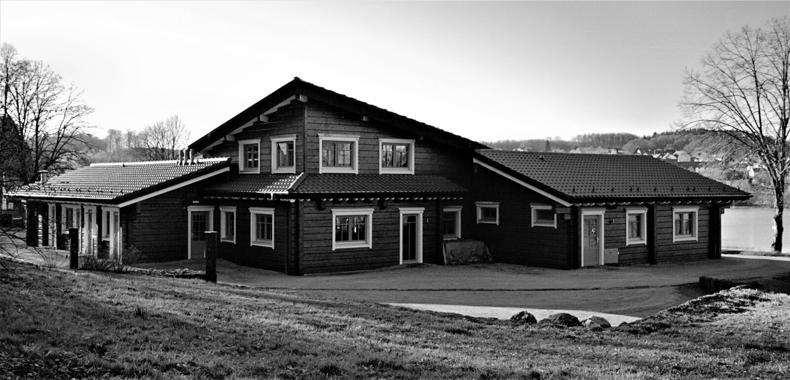 Canon EOS 760D (EOS Rebel T6s / EOS 8000D) sample photo. Woodhouse, black and white photography