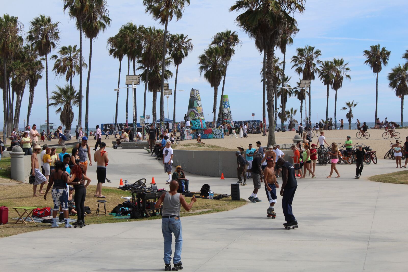 Canon EOS 1200D (EOS Rebel T5 / EOS Kiss X70 / EOS Hi) sample photo. Venice, california, uses photography