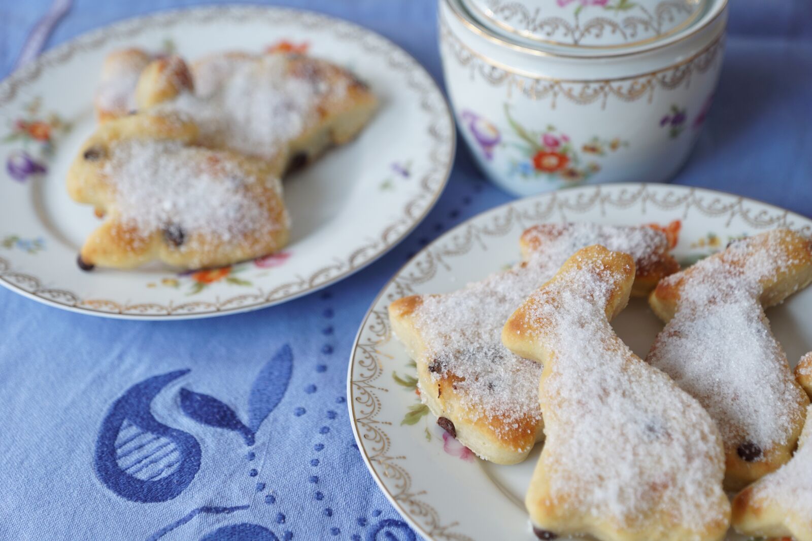 Sony ILCA-77M2 + Sony DT 16-50mm F2.8 SSM sample photo. Easter cakes, bake, fine photography
