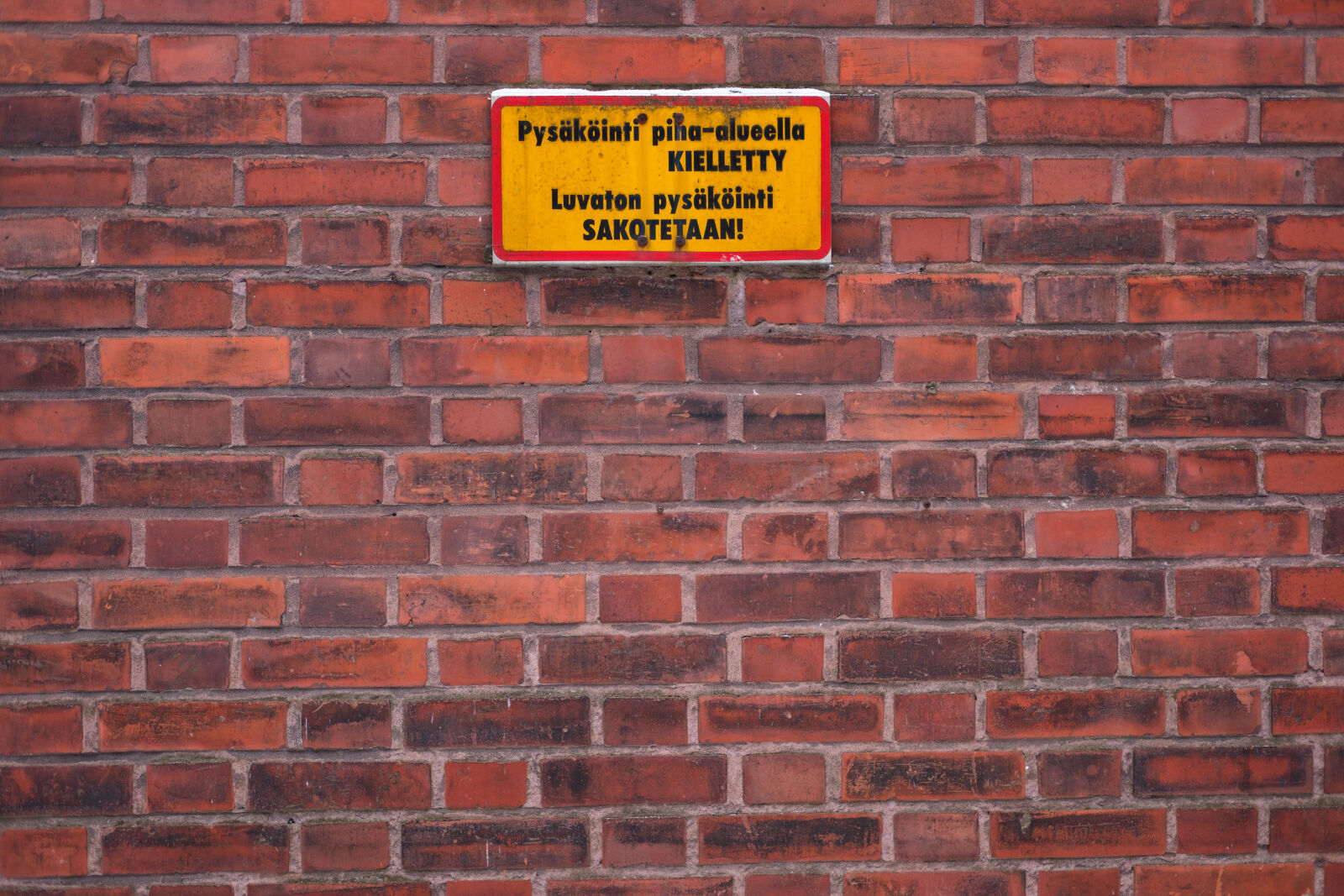 Fujifilm X-T5 sample photo. Sign for brickwall photography