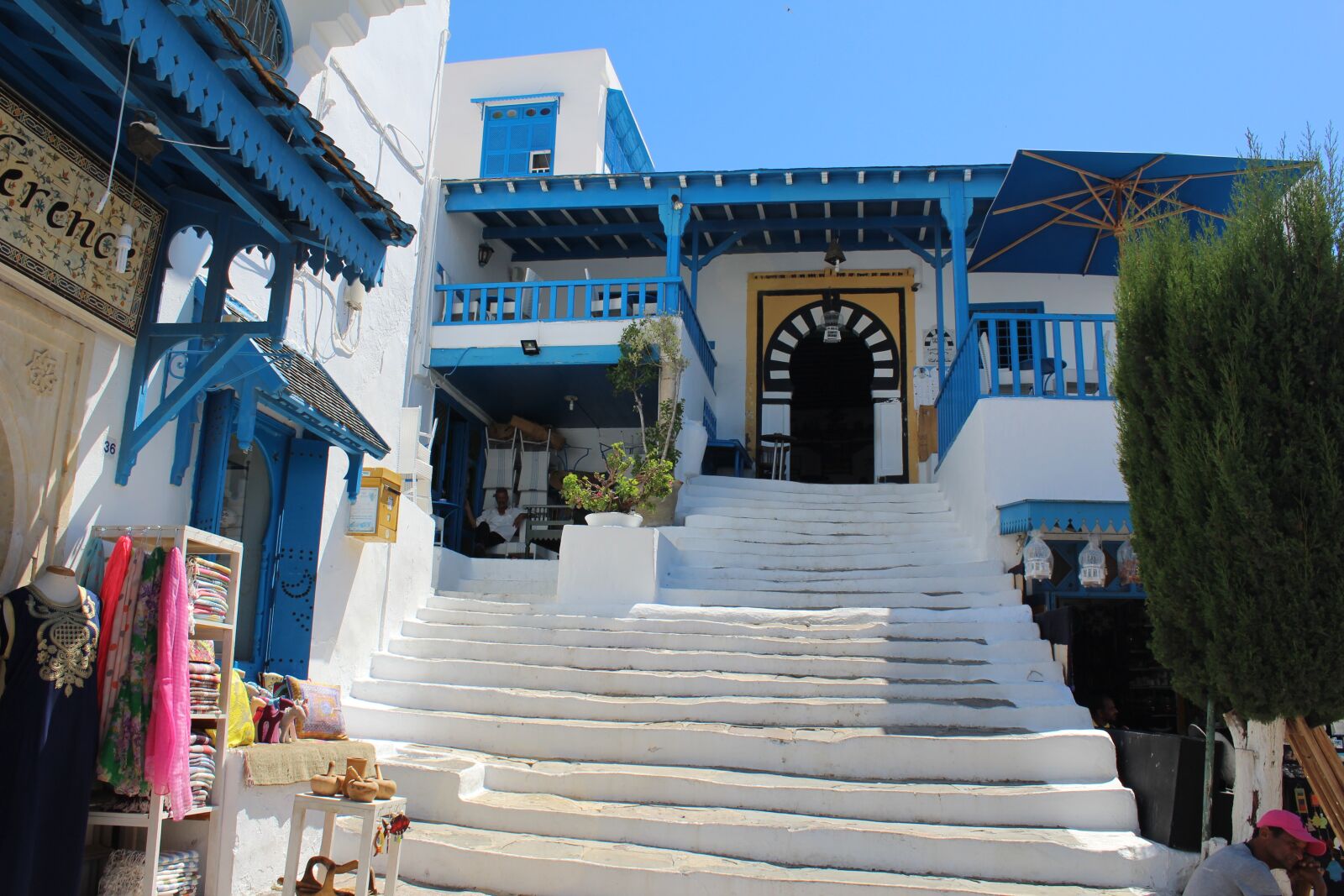 Canon EOS 600D (Rebel EOS T3i / EOS Kiss X5) sample photo. Tunisia, city, café photography