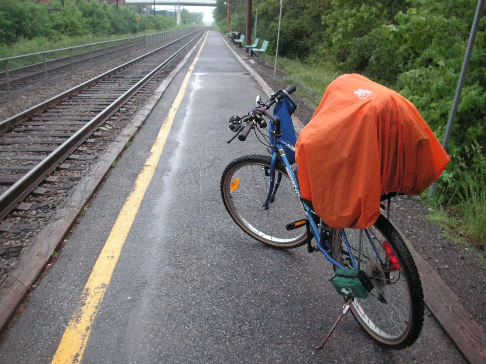 KONICA MINOLTA DiMAGE X60 sample photo. Bike, travel, railway photography