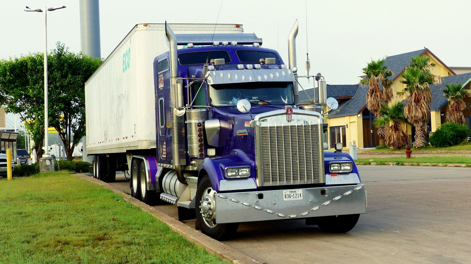 Panasonic Lumix DMC-FZ200 sample photo. Truck, transport, america photography