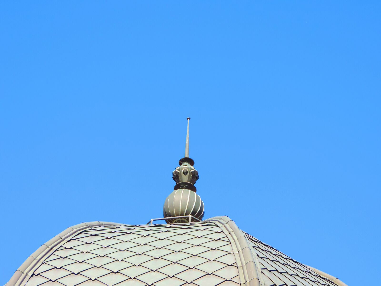 Nikon Coolpix P520 sample photo. Building, roof, architecture, dome photography