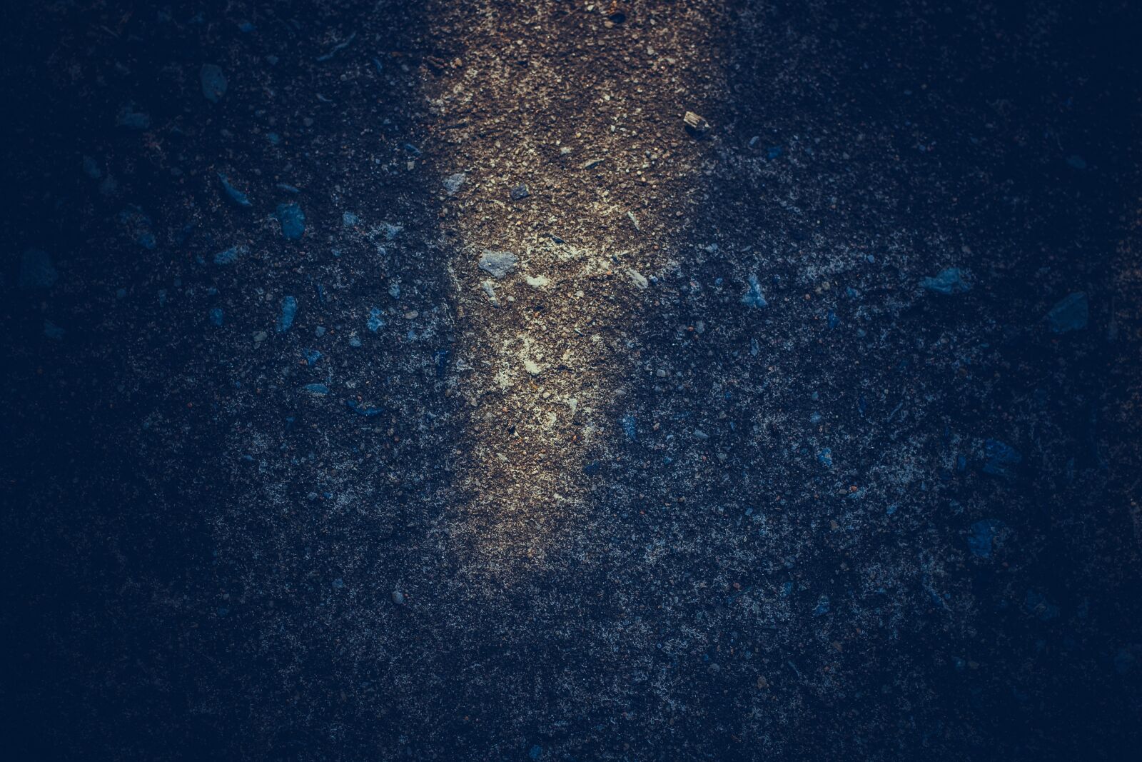 Canon EOS 700D (EOS Rebel T5i / EOS Kiss X7i) + Canon EF 50mm F1.8 STM sample photo. Background, street, path photography