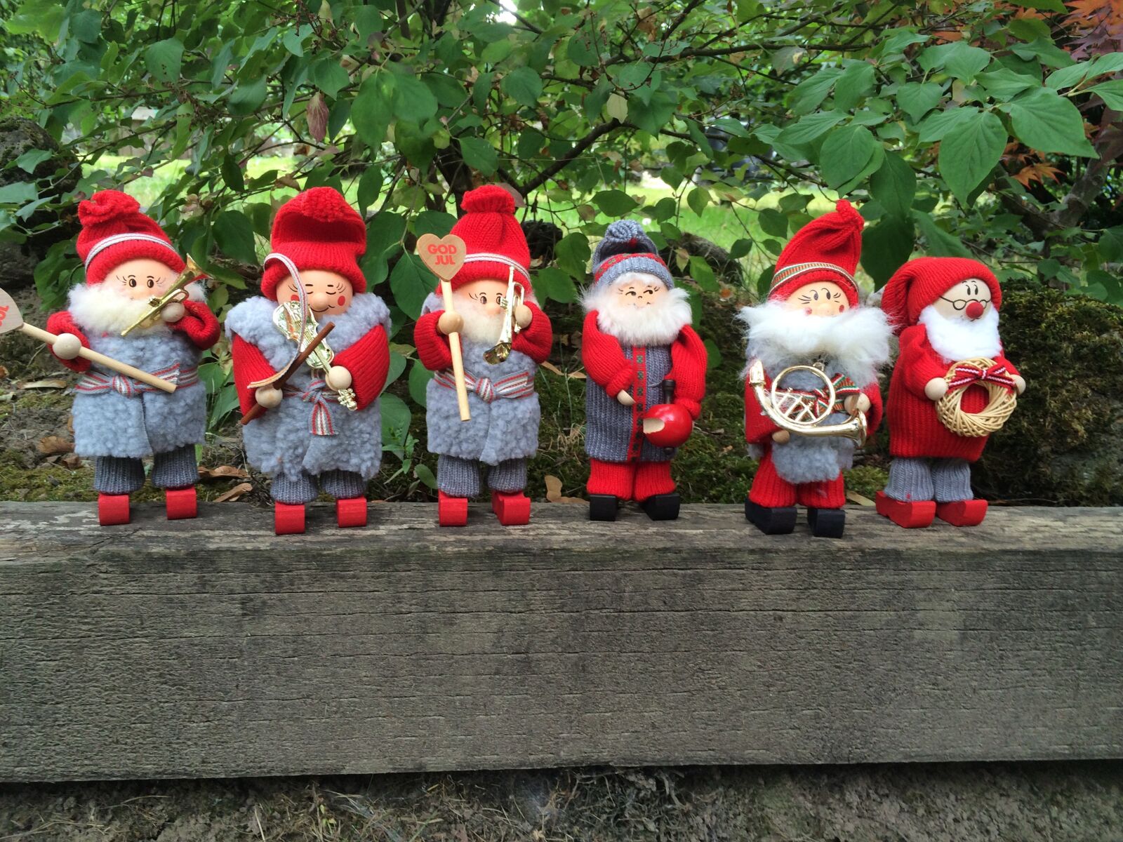 iPhone 5s back camera 4.15mm f/2.2 sample photo. Scandinavian, tompte, band photography