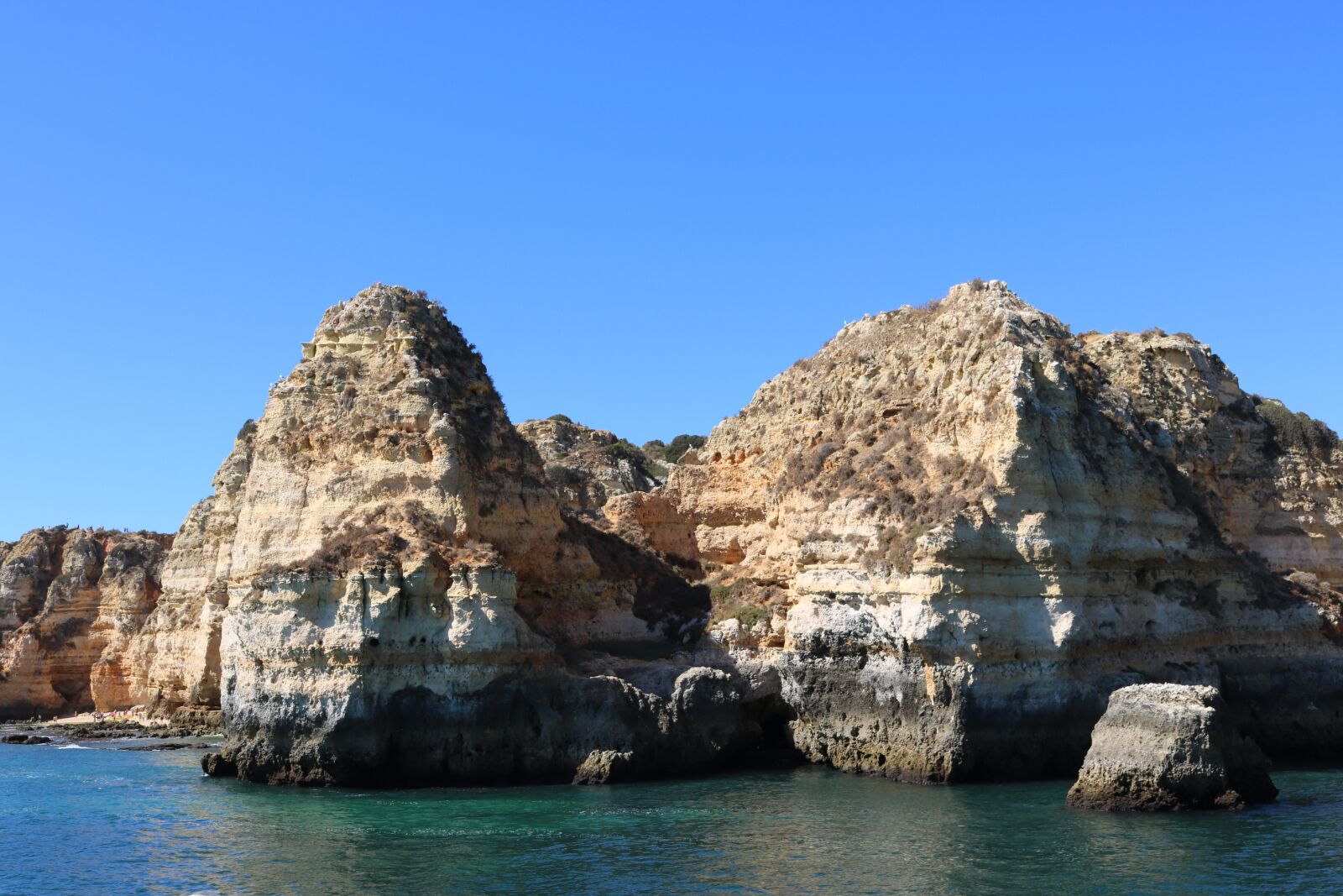 Canon EOS 750D (EOS Rebel T6i / EOS Kiss X8i) sample photo. Sea, sun, rock photography