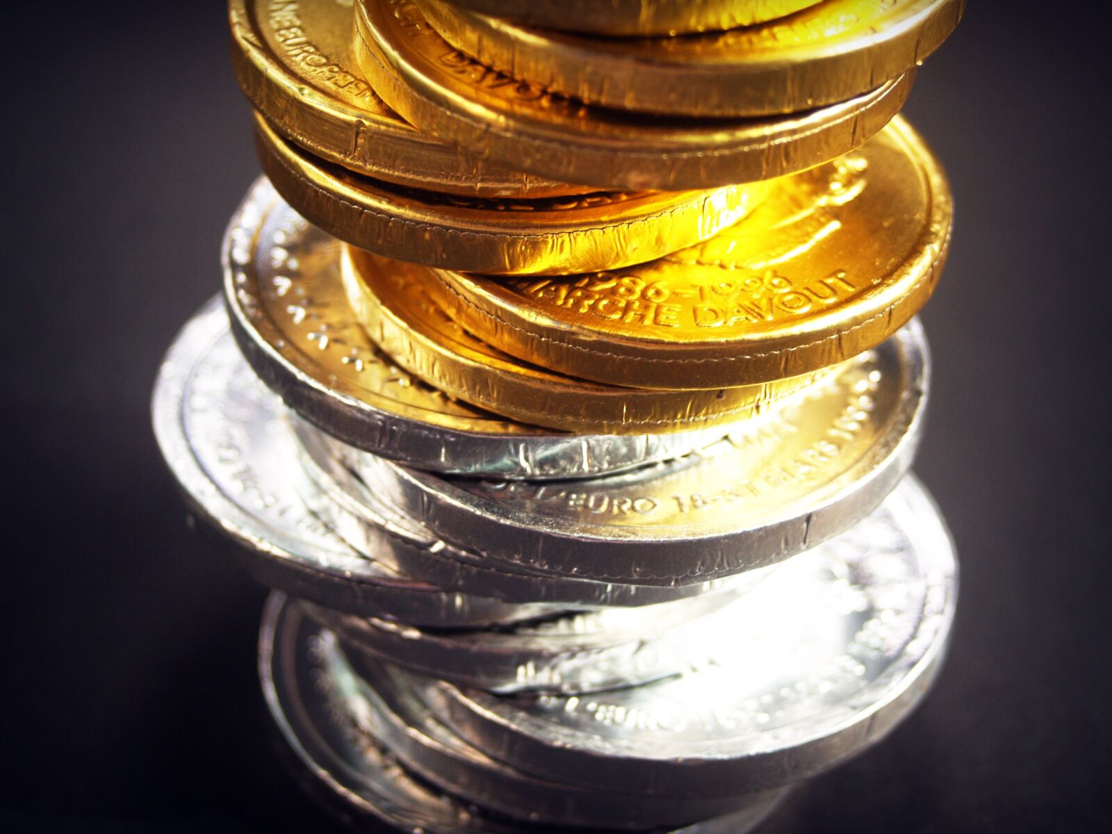 Olympus E-300 (EVOLT E-300) sample photo. Coin, gold, cash photography