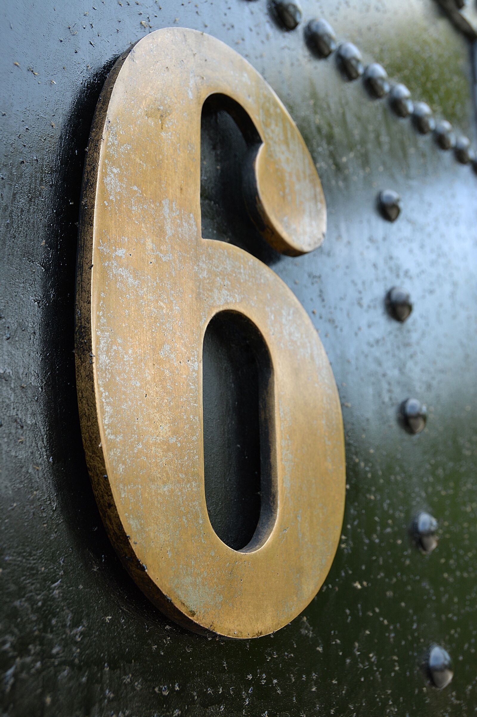 Nikon D3200 sample photo. Number, old, metal photography