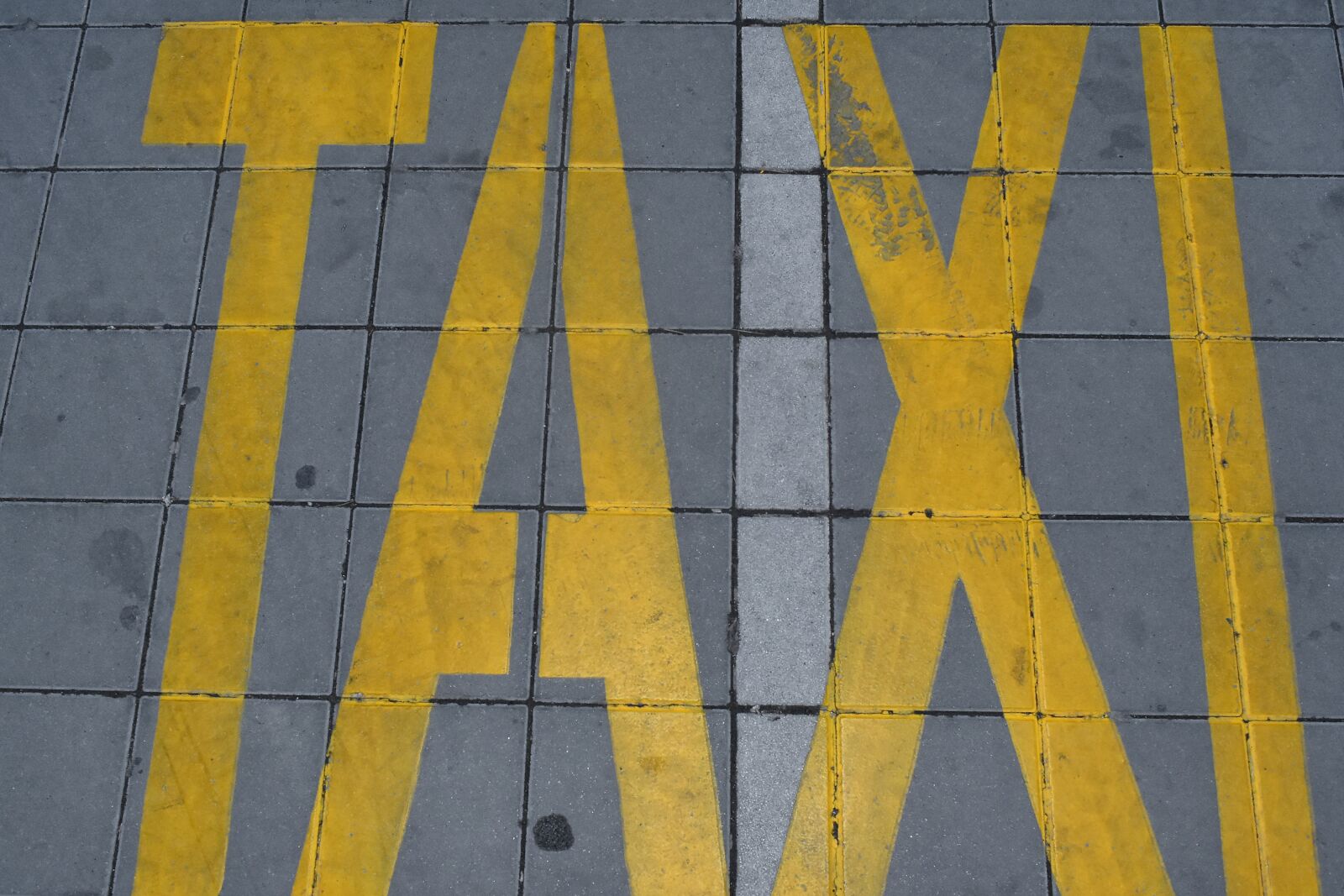 Nikon D5500 sample photo. Paint, parking lot, sign photography