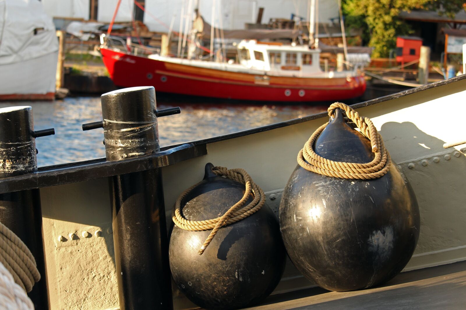 Canon EF-S 55-250mm F4-5.6 IS STM sample photo. Sailing boat, fender, traditional photography
