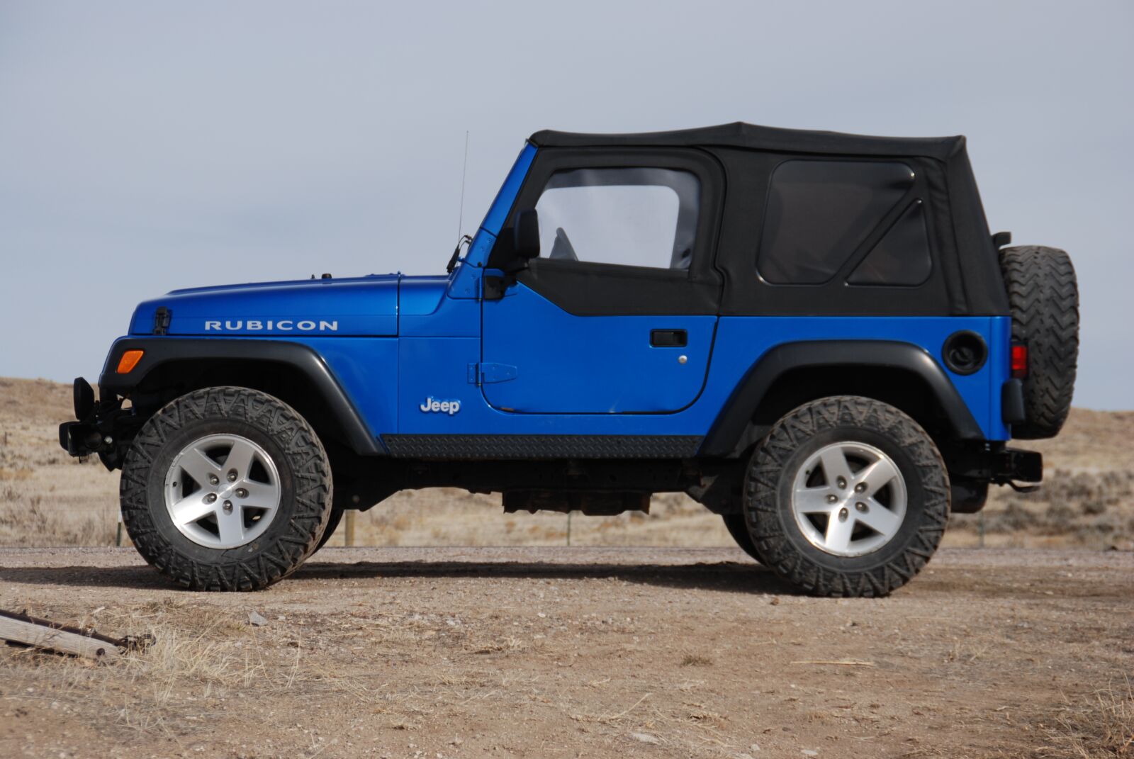 Nikon D80 sample photo. Jeep, blue, travel photography