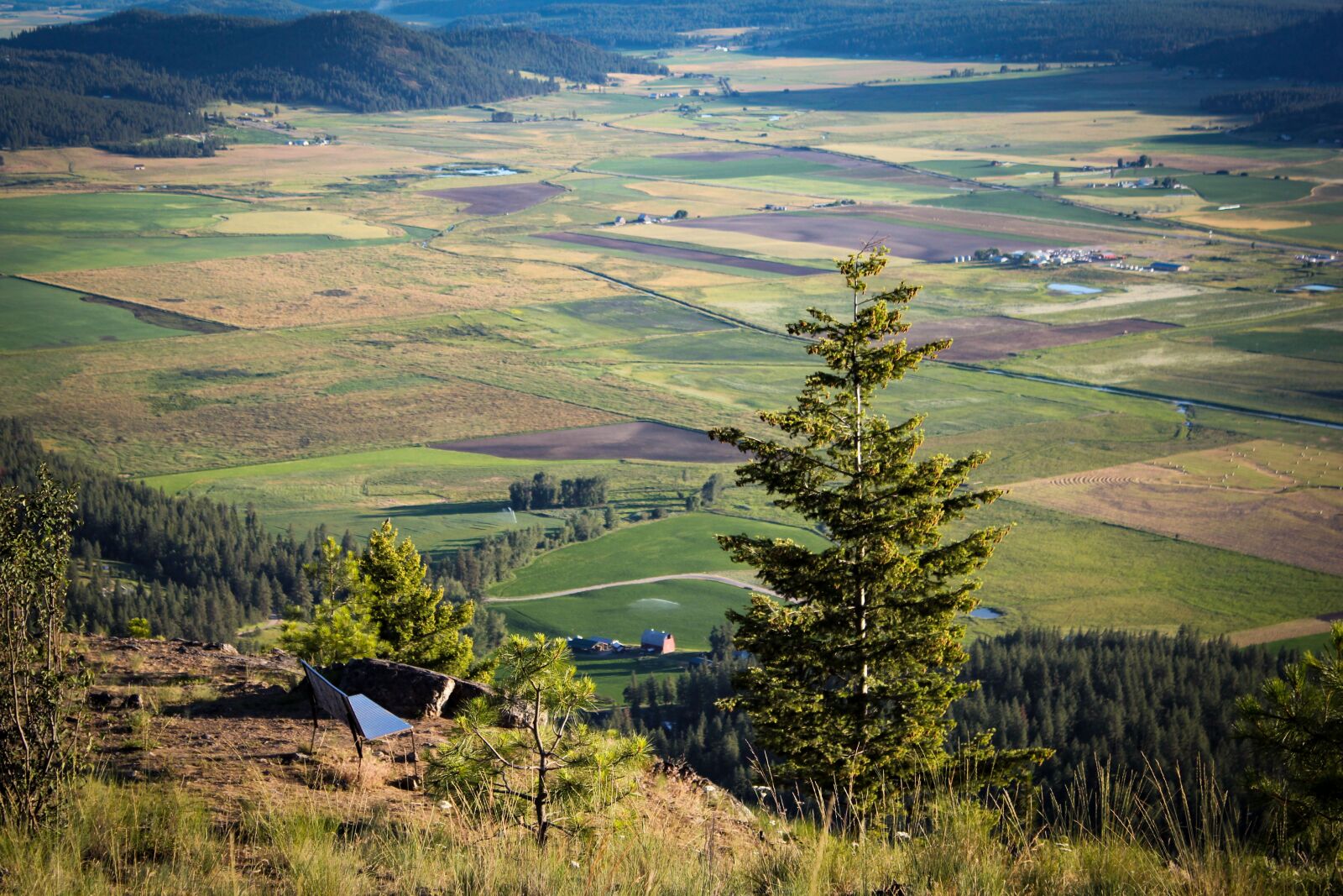 Canon EOS 550D (EOS Rebel T2i / EOS Kiss X4) sample photo. Quartzite mountain, chewelah, washington photography