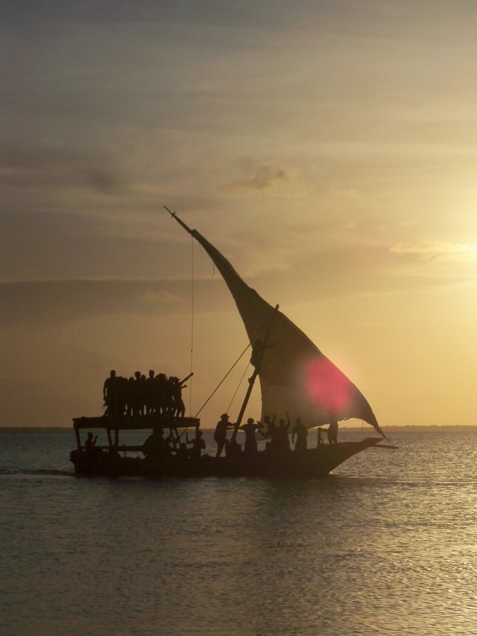 Kodak EasyShare M1033 sample photo. Boat, sailing, sea, sunset photography