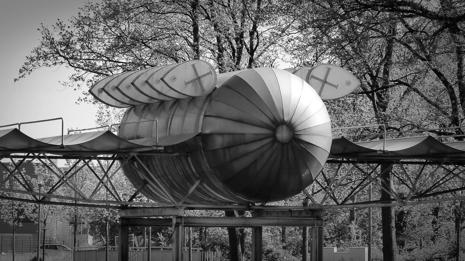 Panasonic Lumix DMC-FZ200 sample photo. Sculpture, rocket, artwork photography