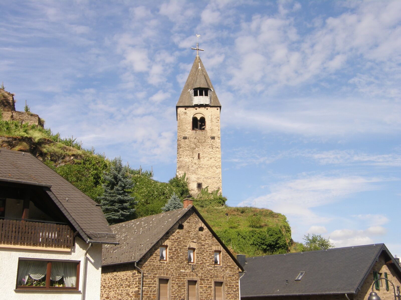 Olympus SP550UZ sample photo. Mosel, church, building photography