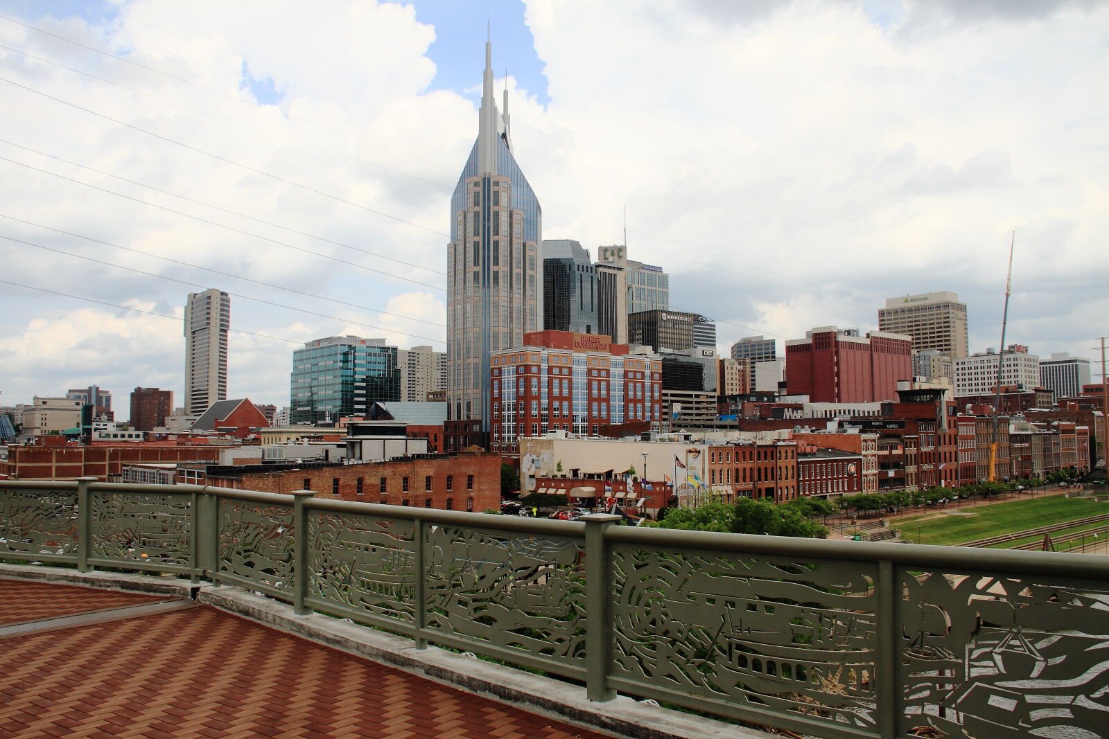 Canon EOS 7D sample photo. Bat, building, bridge, city photography