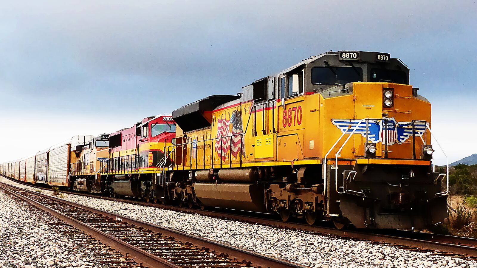 Panasonic Lumix DMC-FZ200 sample photo. Train, american, transport photography