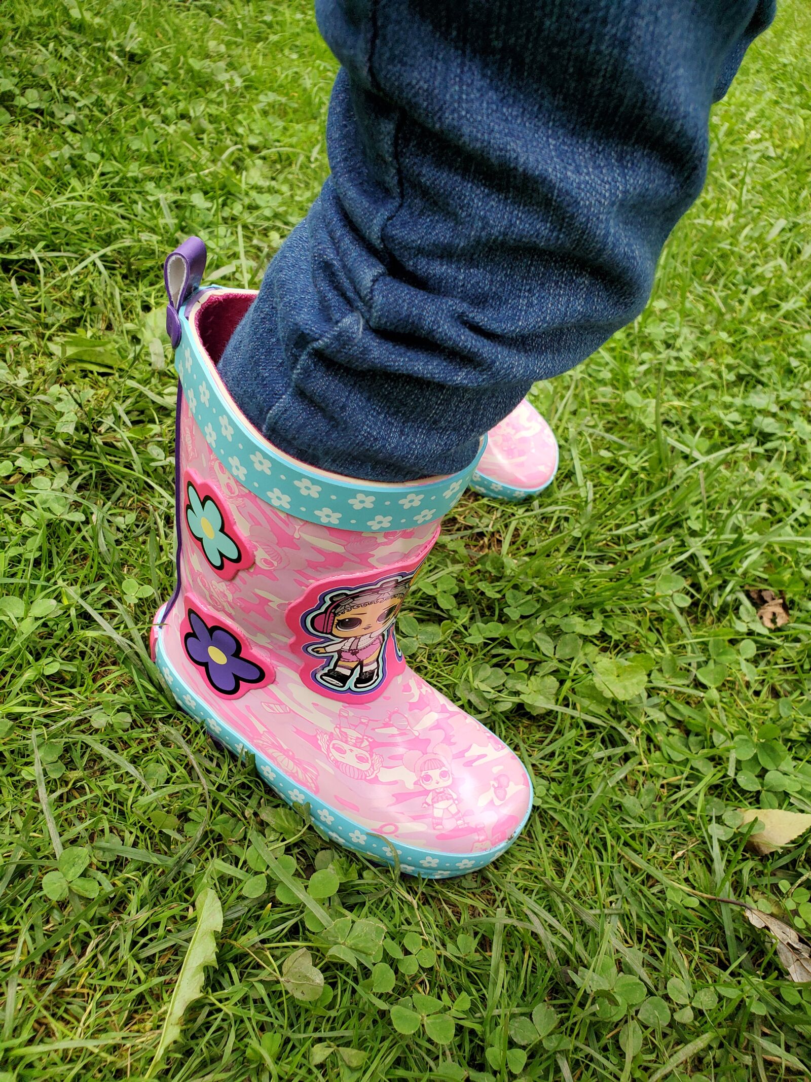 Samsung Galaxy S10e sample photo. Girl boots, children boots photography