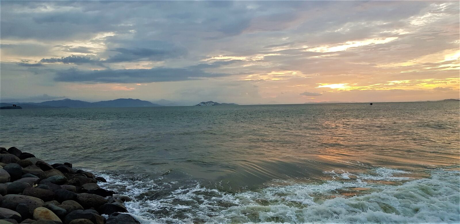 Samsung Galaxy S8+ sample photo. Atardecer, playa, mar photography