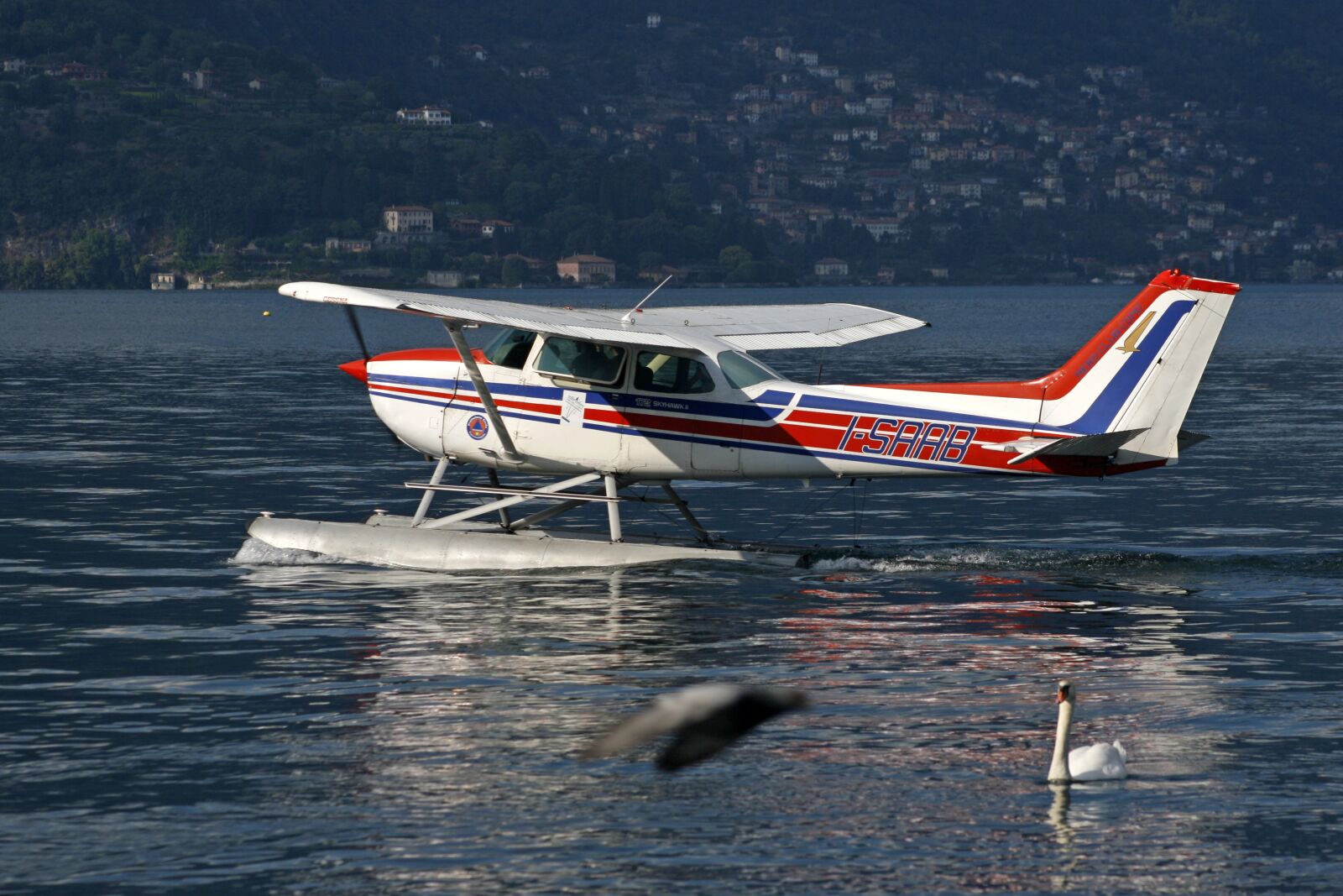Canon EOS 400D (EOS Digital Rebel XTi / EOS Kiss Digital X) sample photo. Lake como, flying, aircraft photography