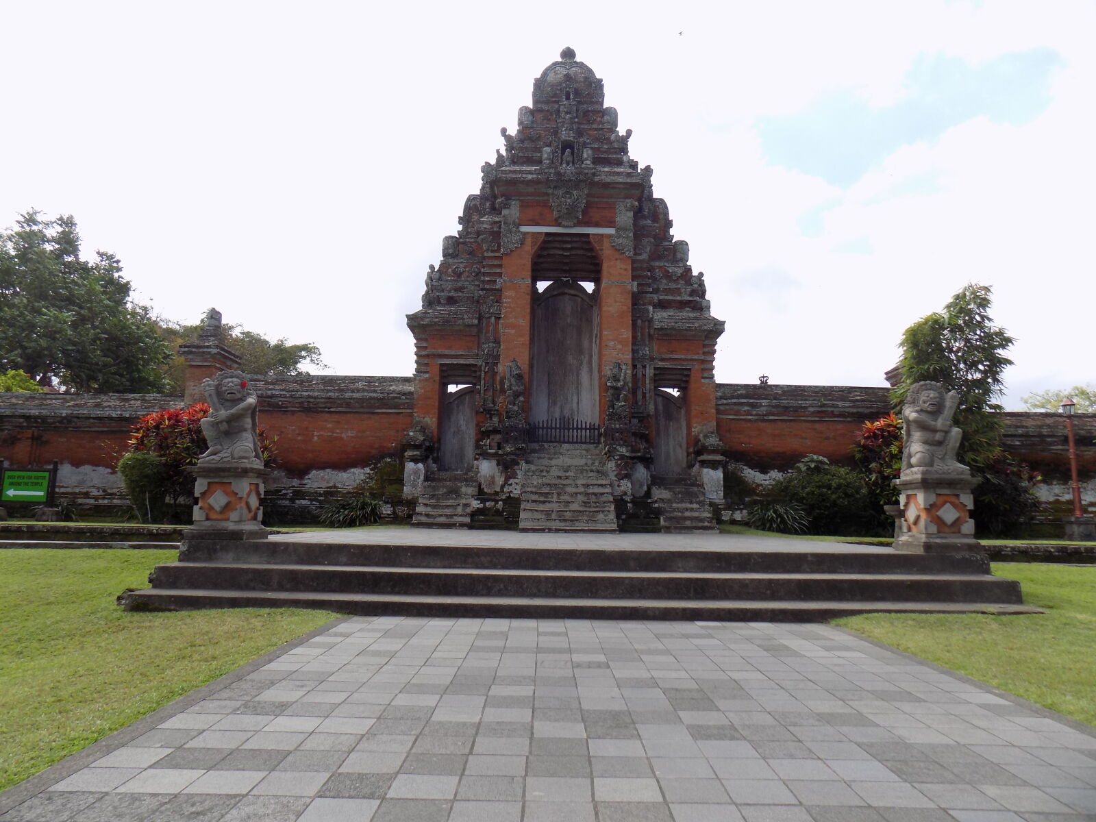 Nikon COOLPIX L330 sample photo. Bali, balinese, culture, hindu photography