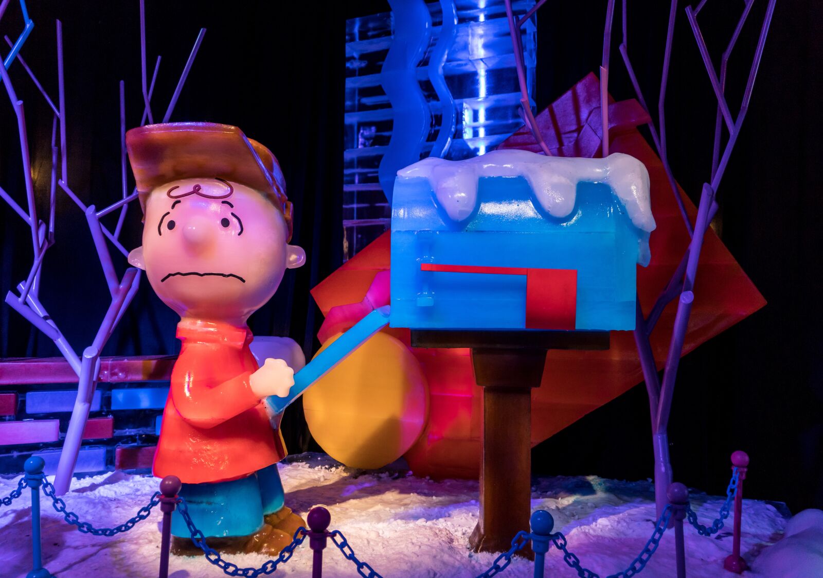 Sony a7R II sample photo. Ice sculpture, charlie brown photography