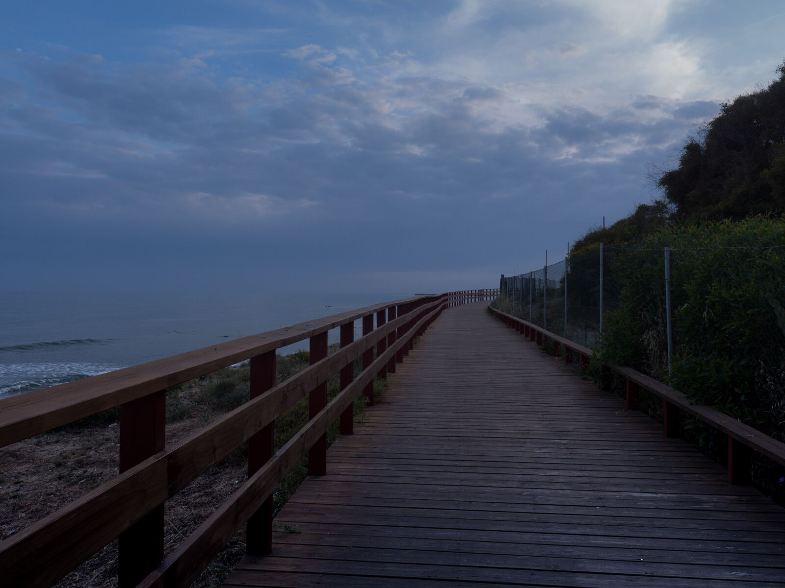 Panasonic Lumix DMC-GH3 + Panasonic Lumix G X Vario 12-35mm F2.8 ASPH Power OIS sample photo. Sunset, beach, sun photography