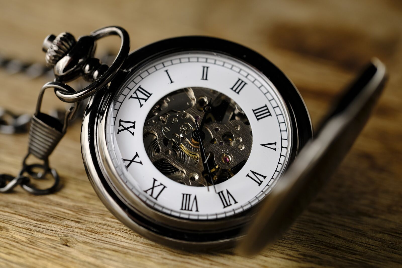 Fujifilm X-T2 + Fujifilm XF 80mm F2.8 R LM OIS WR Macro sample photo. Clock, pocket watch, movement photography