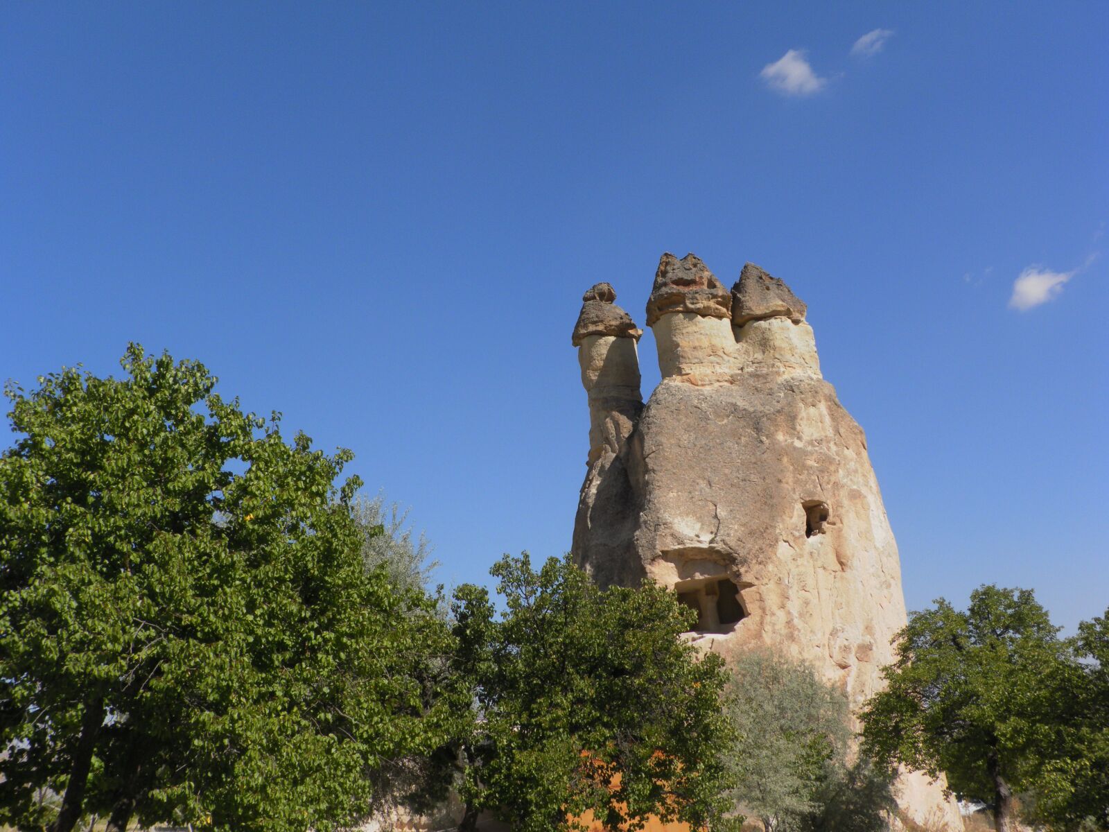 Samsung WB5500 / VLUU WB5500 /  HZ50W sample photo. Turkey, cappadocia, mushrooms photography
