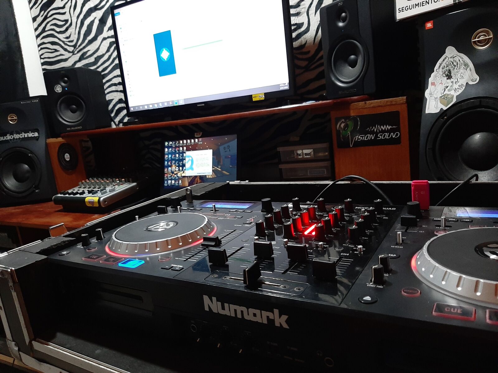 Samsung Galaxy A50 sample photo. Music, studio, see photography