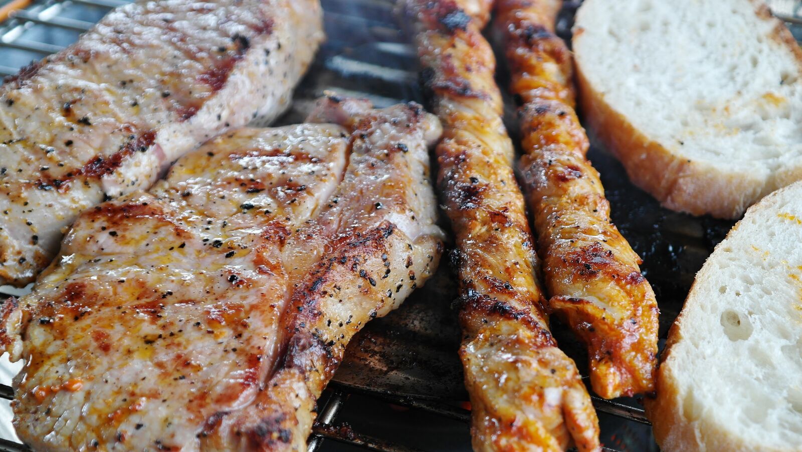 Samsung NX20 sample photo. Barbecue, grill, steak photography