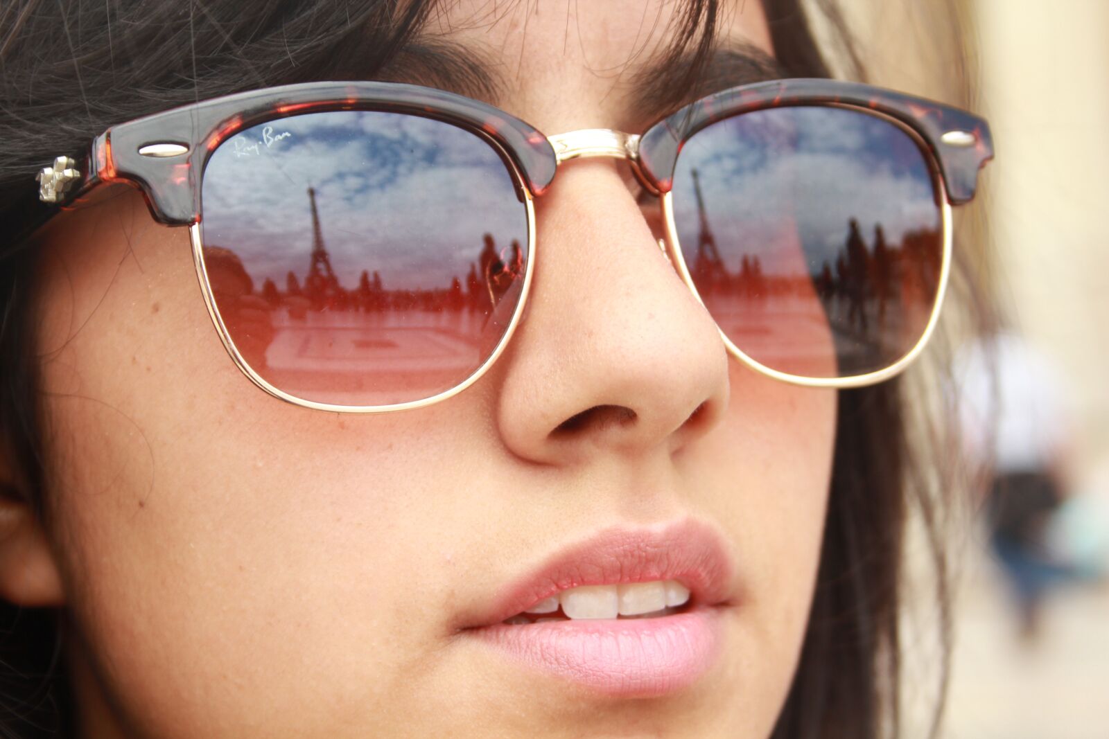 Canon EOS 550D (EOS Rebel T2i / EOS Kiss X4) sample photo. Young woman, female, sunglasses photography