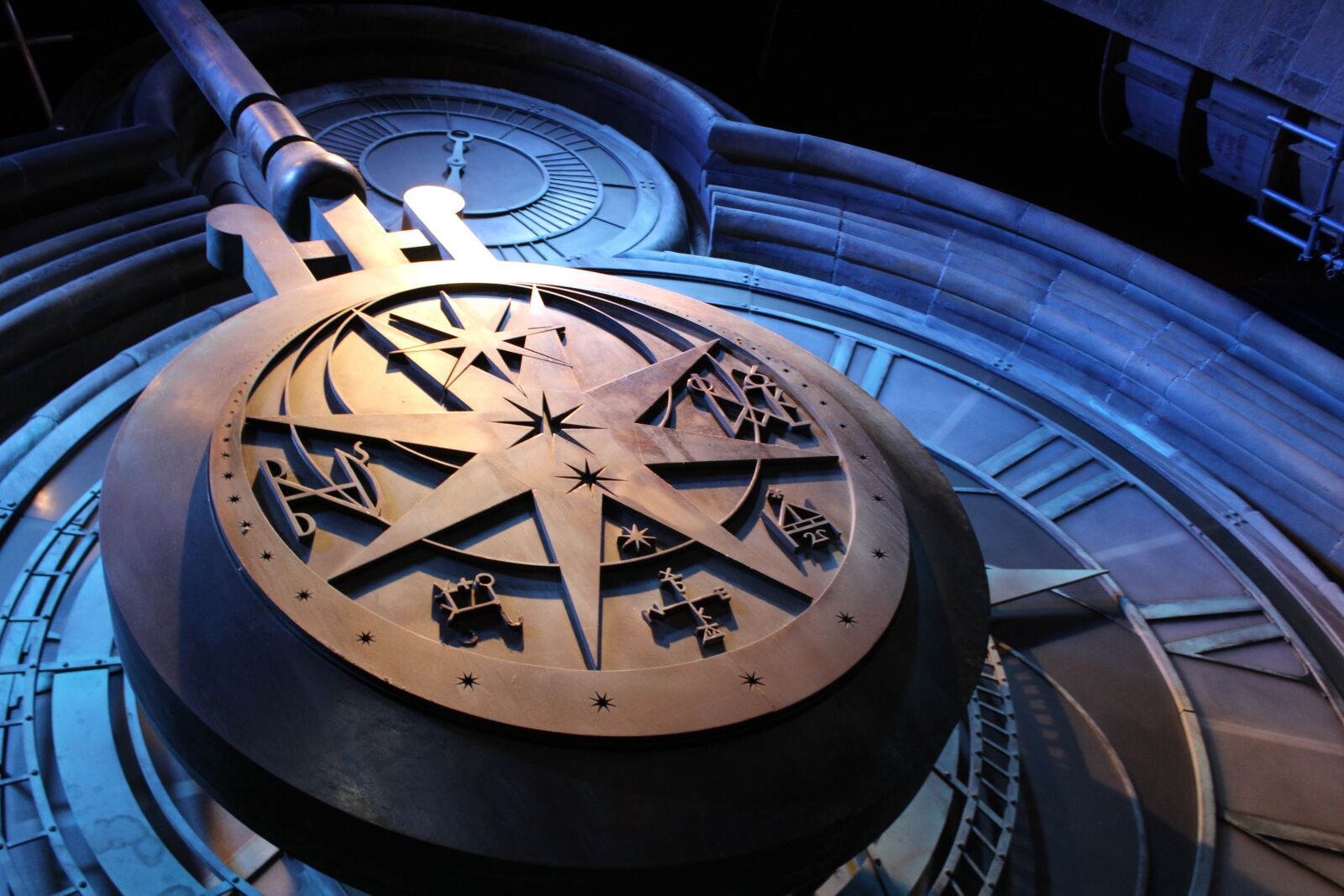 Canon EOS 1200D (EOS Rebel T5 / EOS Kiss X70 / EOS Hi) sample photo. Harry, potter, clock photography