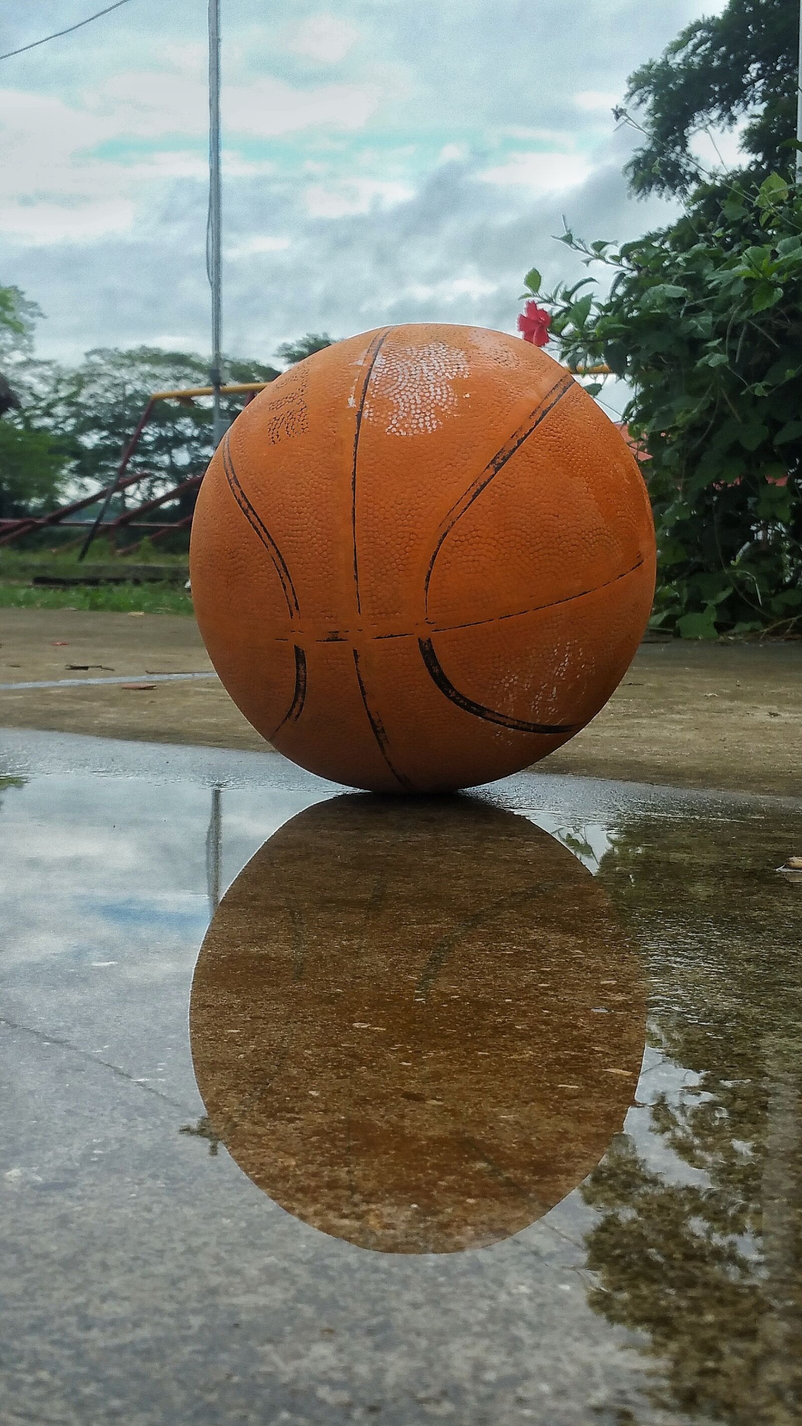 Samsung Galaxy Note4 sample photo. Basketball, reflection, water photography