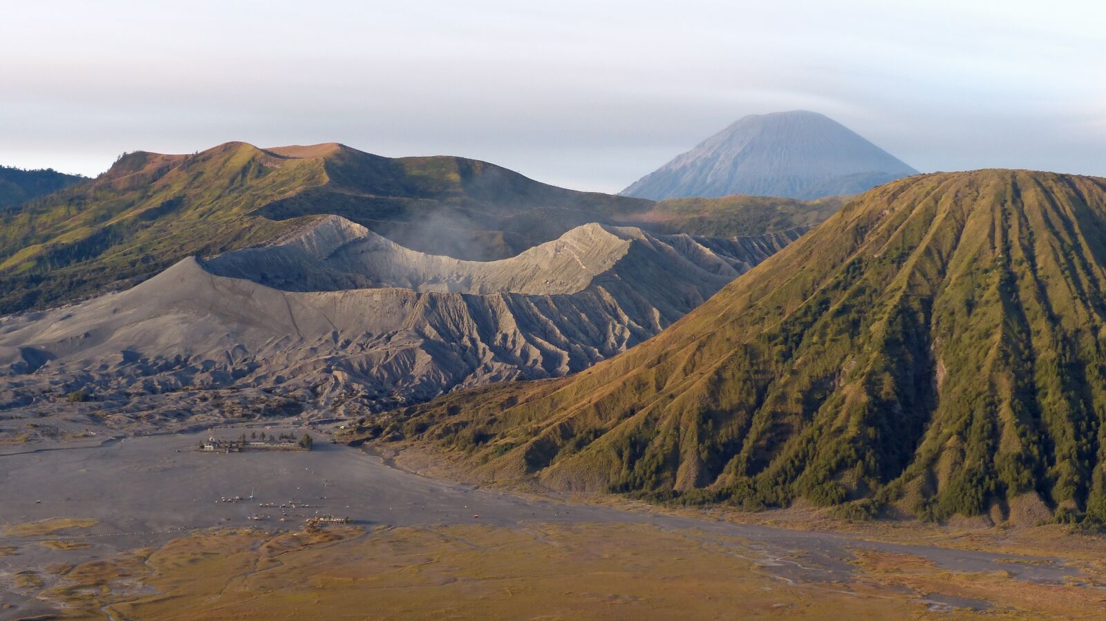 Panasonic Lumix DMC-FZ200 sample photo. Indonesia, java, volcano photography