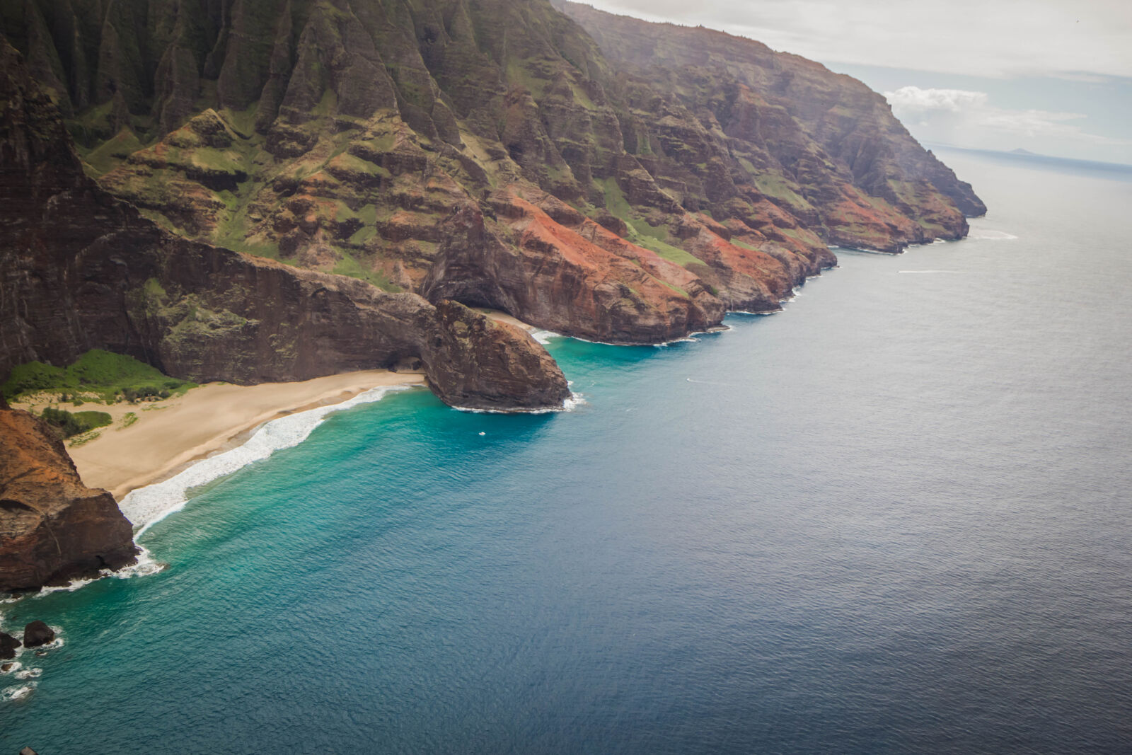 Canon EOS 60D + Canon EF-S 17-55mm F2.8 IS USM sample photo. Beach, coast, hawaii, island photography