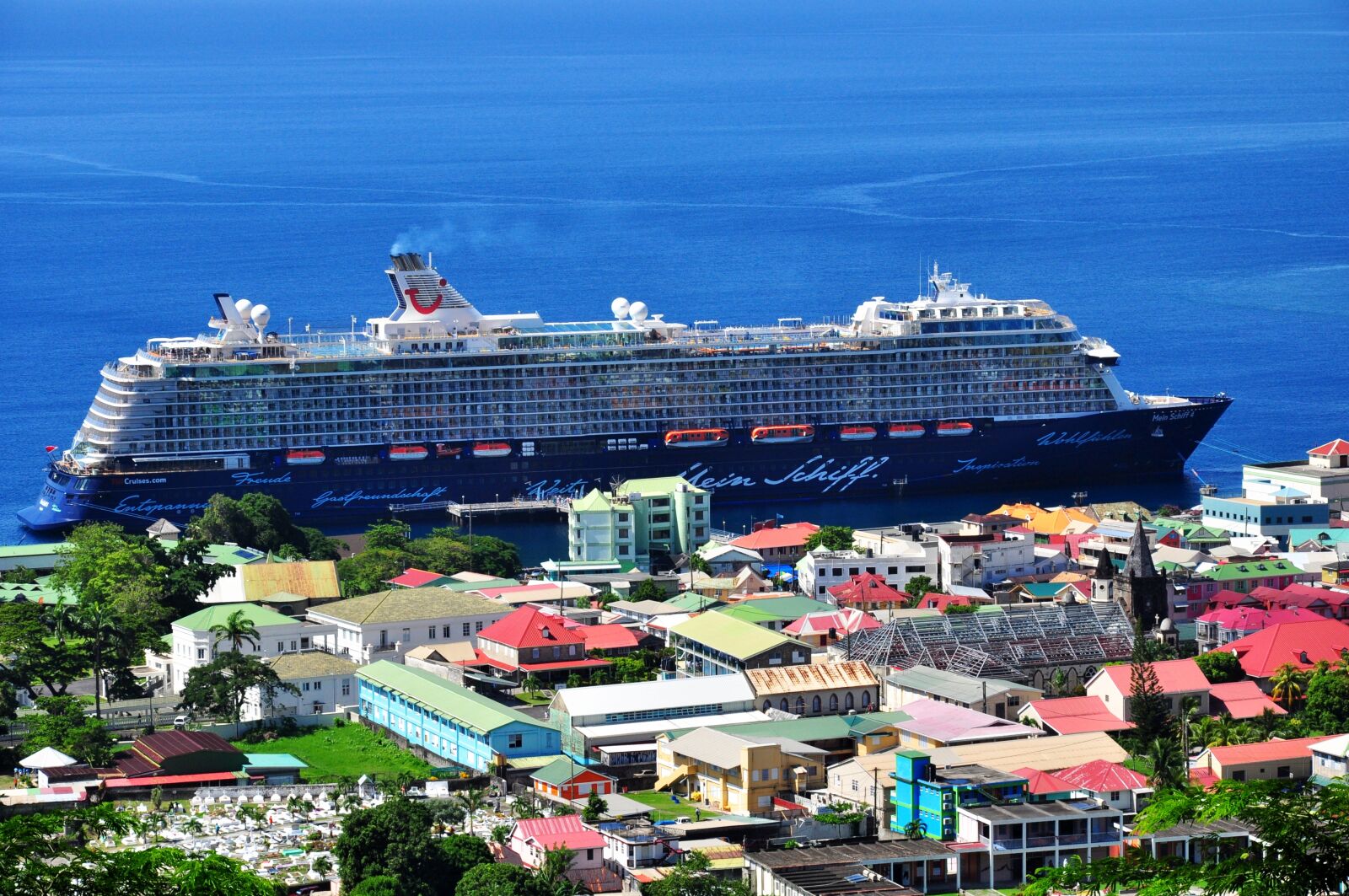 Nikon D5000 sample photo. My ship, cruise, caribbean photography