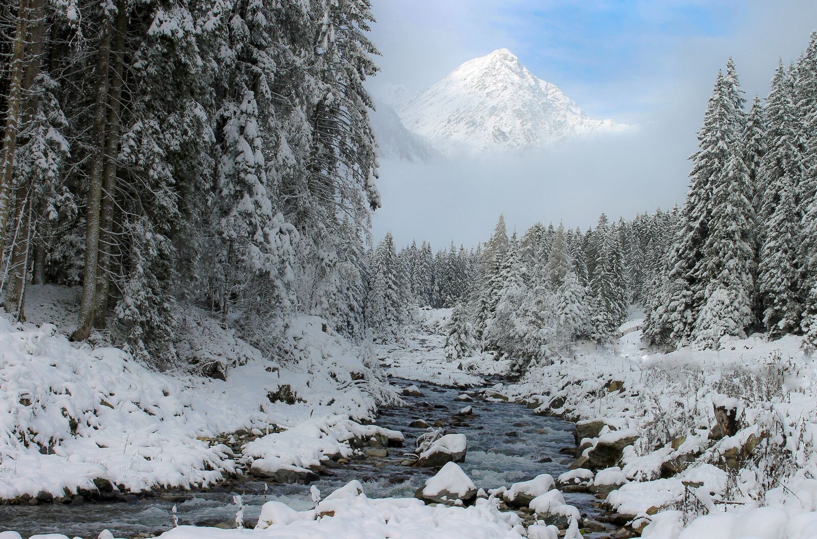 Canon EOS 1100D (EOS Rebel T3 / EOS Kiss X50) sample photo. Mountain, snow, peak photography